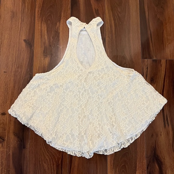 🖤 Lace Top - Picture 2 of 2